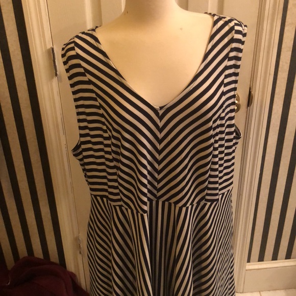 Lane Bryant/ Size 26/ Navy & White Striped Swing Dress with matching Navy Shrug - Picture 6 of 16
